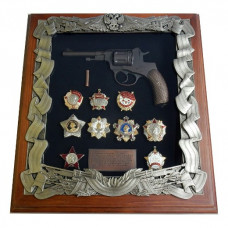 Ключница НАГАН С НАГРАДАМИ СССР 40*44см Ключница НАГАН С НАГРАДАМИ СССР 40*44см